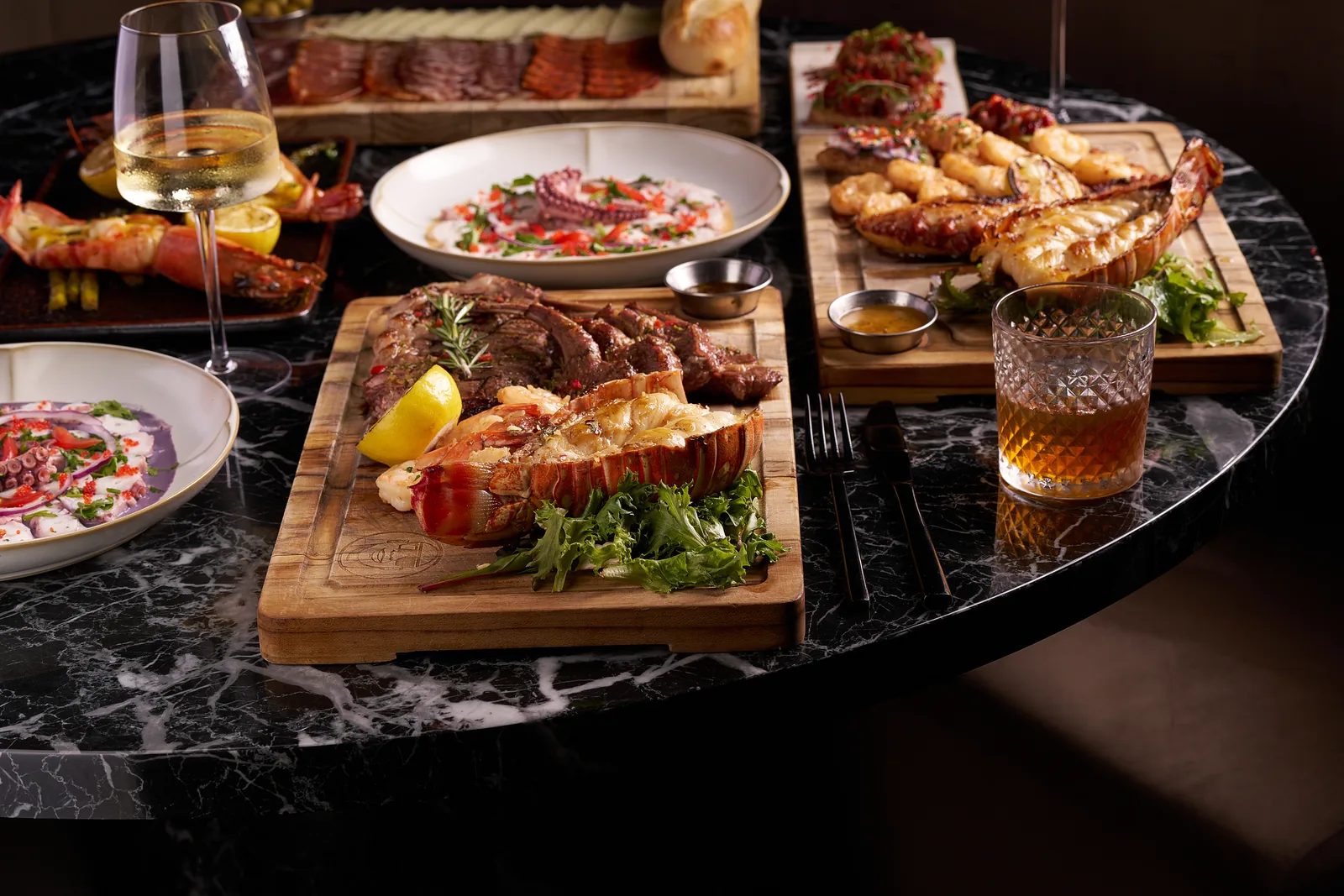 Lo D'Alex — Mesa de mariscos y carnes